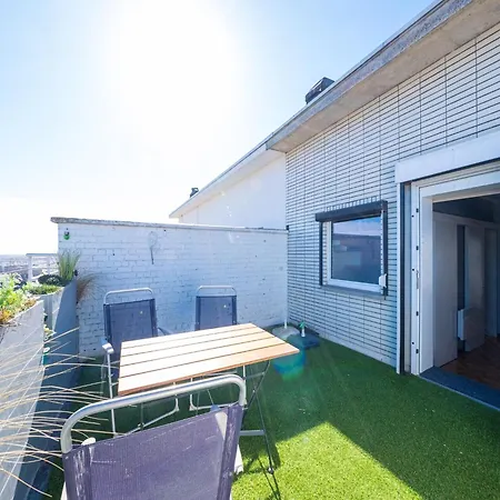 Penthouse With Sunny Terrace Διαμέρισμα