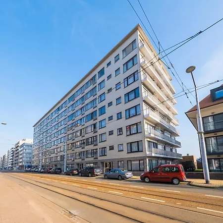 Penthouse With Sunny Terrace Апартаменты *